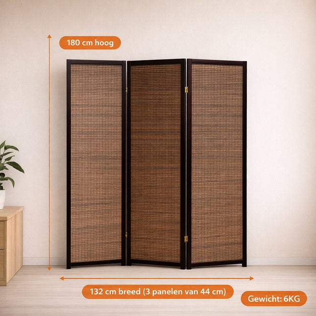 Bruin houten kamerscherm met 3 panelen en bamboe vulling – afmetingen 180x132 cm en gewicht 6 kg weergegeven