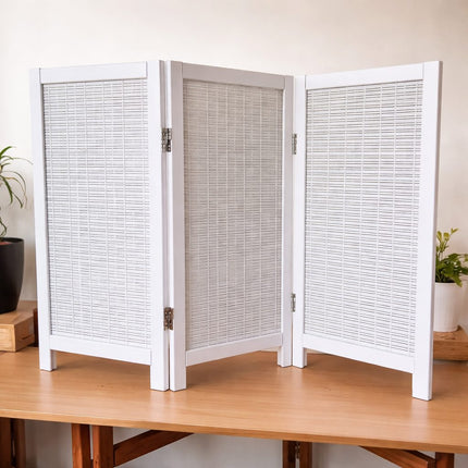 Raamscherm wit hout met lamellen structuur – 102 cm breed vensterbank scherm Serena