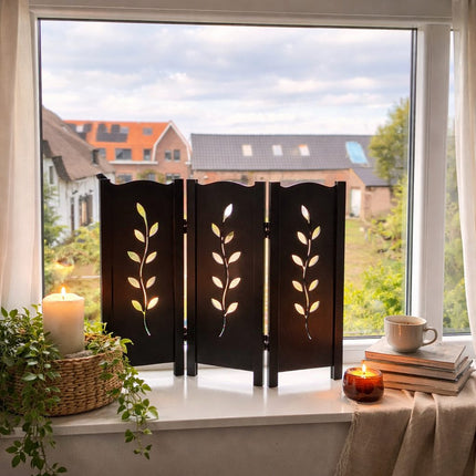 houten raamscherm zwart met blad uitsnede tegen inkijk