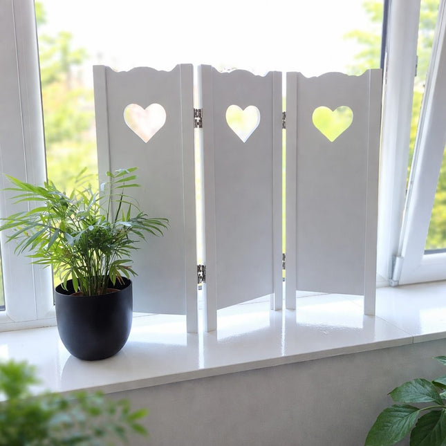 Amora raamscherm wit hout met hartjes – 3 panelen vensterscherm tegen inkijk